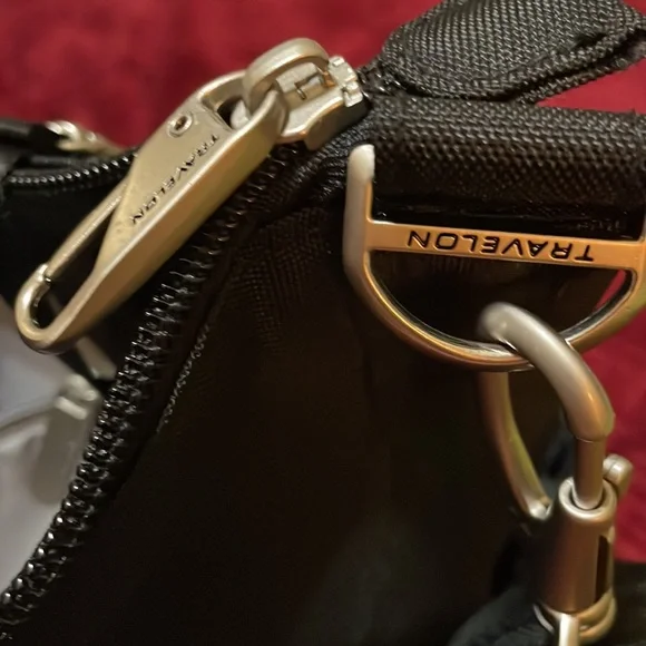 Travelon- RFID Anti theft travel bag - Picture 9 of 14